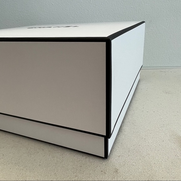 BRAND NEW Empty Chanel Gift Box - Picture 7 of 8